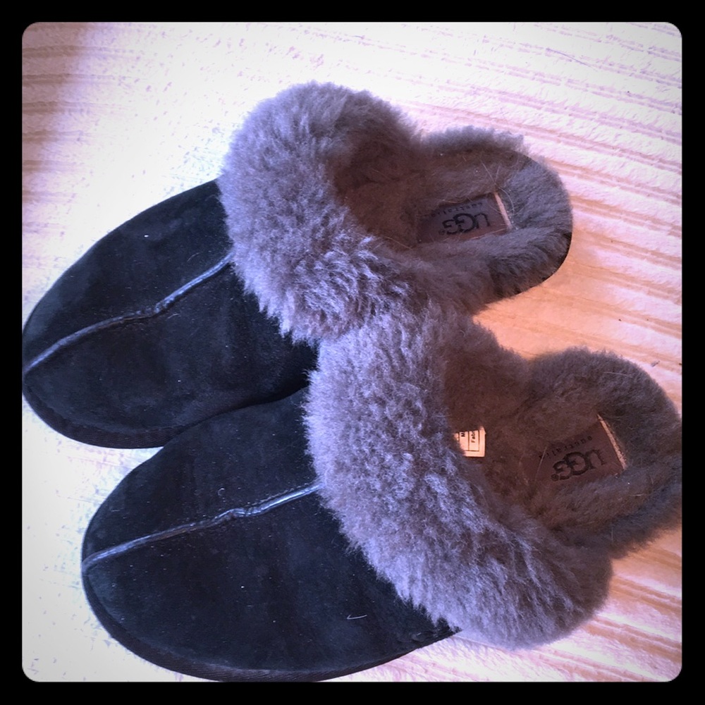 Black Ugg Slippers